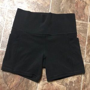 Athleta salutation stash pocket bike shorts!